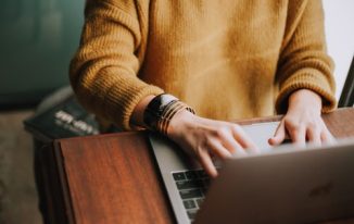 how to become a transcriptionist